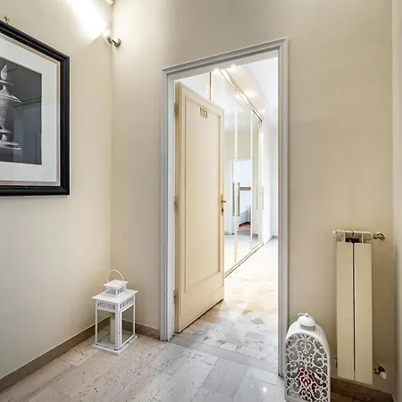 Yid D'azeglio Luxury With Parking Daire *