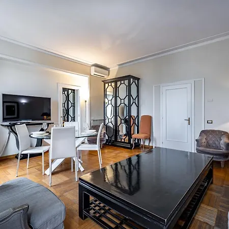 Yid D'azeglio Luxury With Parking Floransa